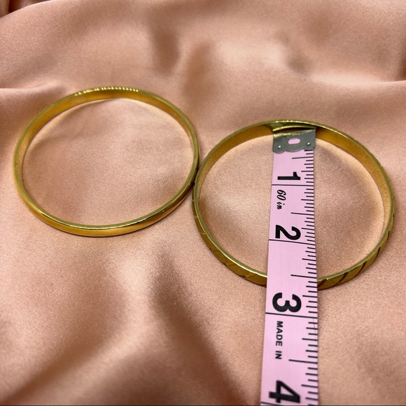 Vintage Monet Medium Set of Two Gold Toned Bangles - Picture 4 of 8